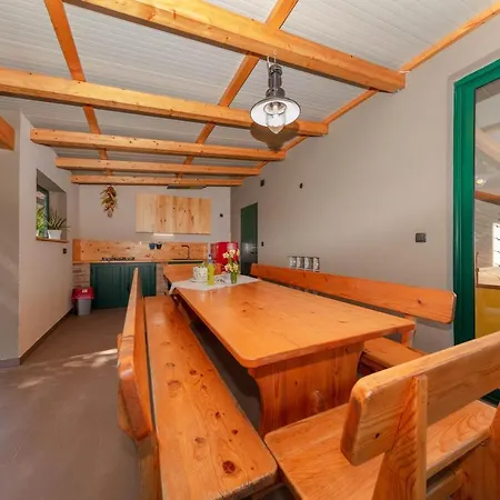 Housegreen Holiday home Sisan