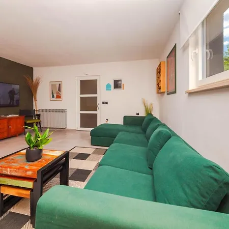 Housegreen Holiday home Sisan