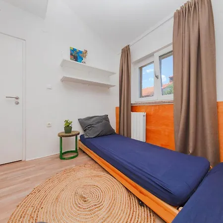 Housegreen *