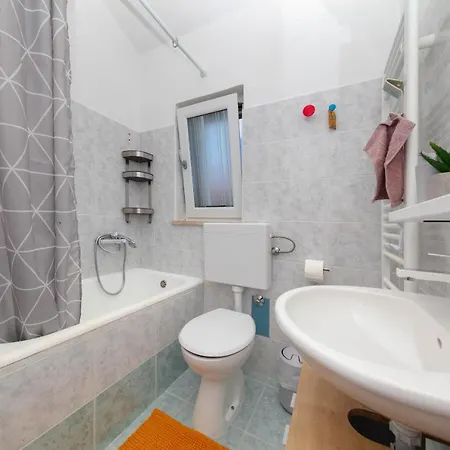 Housegreen * Sisan